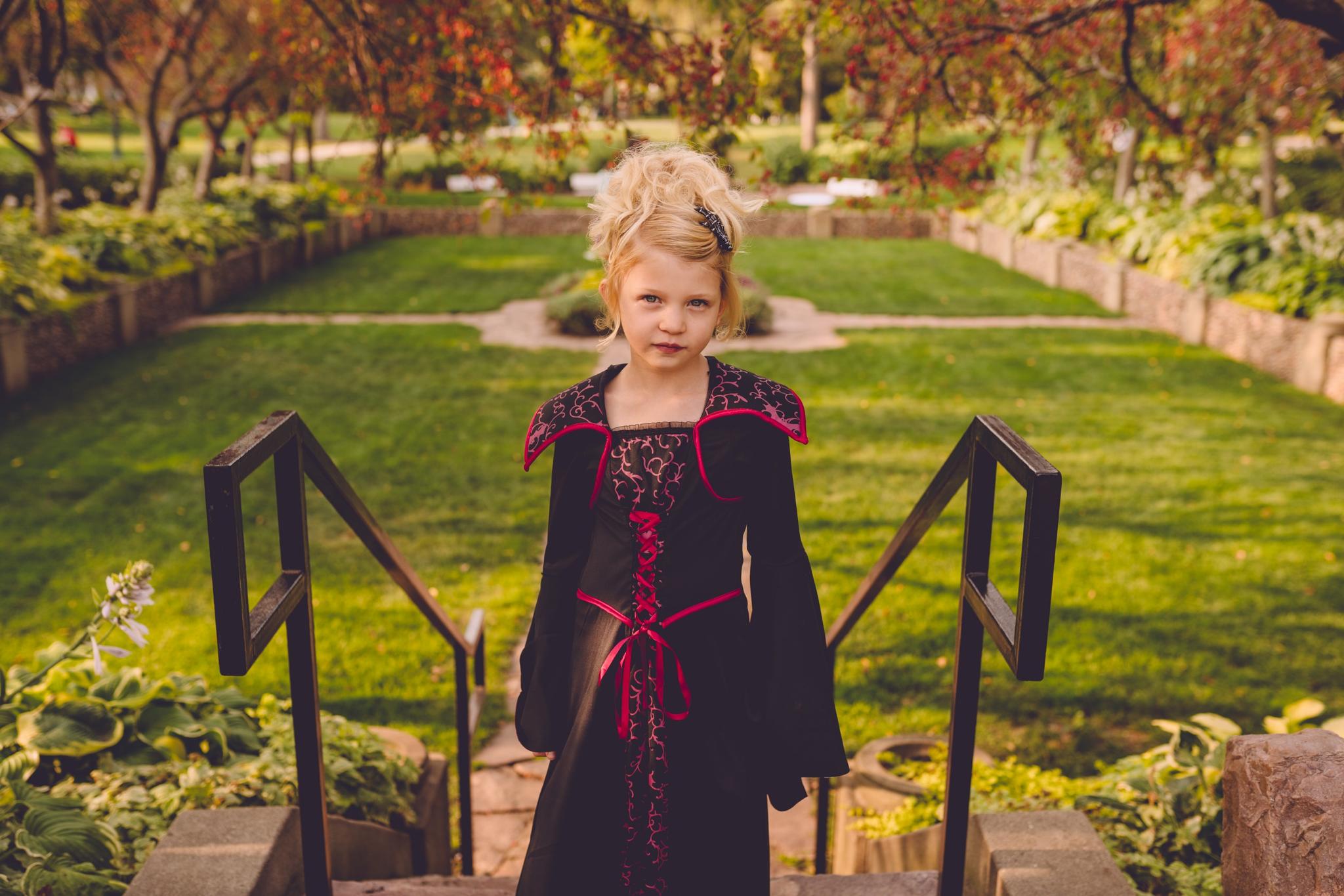 Experience the Magic of Halloween: A Special Themed Photo Shoot in Sioux Falls, South Dakota